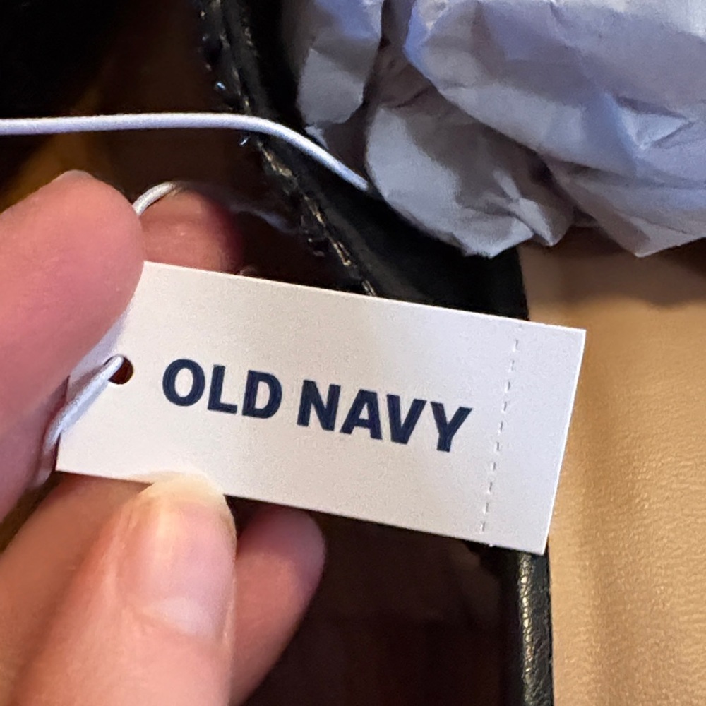 Old Navy Black Sandals - Picture 2 of 8